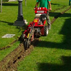 Cavado de zanjas Jardinería López de la Rica en Madrid